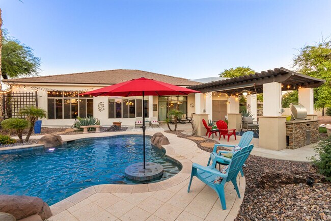 Building Photo - 2143 E Tonto Pl