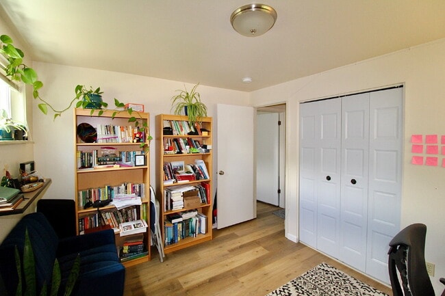 Building Photo - 1405 Abilene Dr