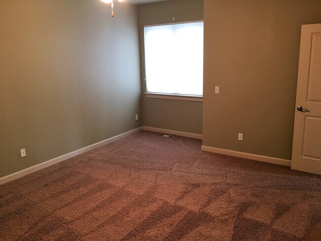 Building Photo - MILL RIVER CONDO (APP#3)