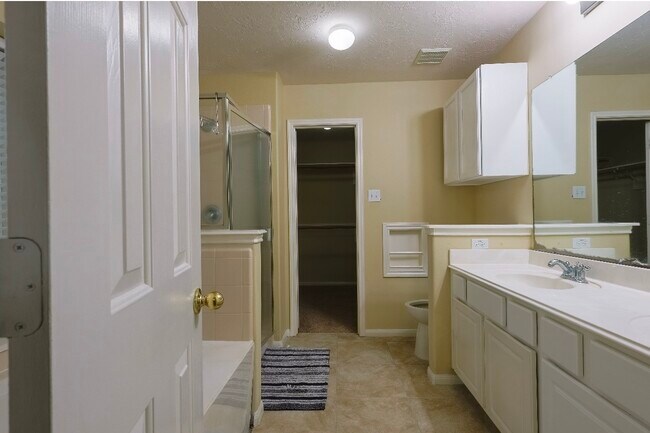 Building Photo - 6723 Green Sage Dr