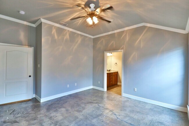 Building Photo - 3812 Carrera Ln