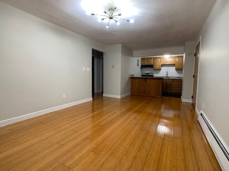 Building Photo - 10 Commonwealth Ct