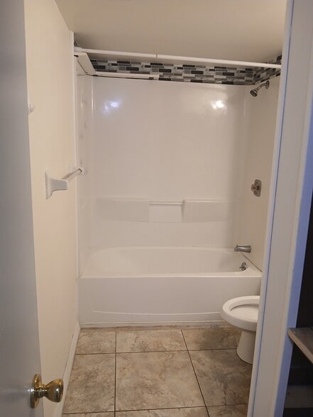 Building Photo - 4810 S Dauphin Ave