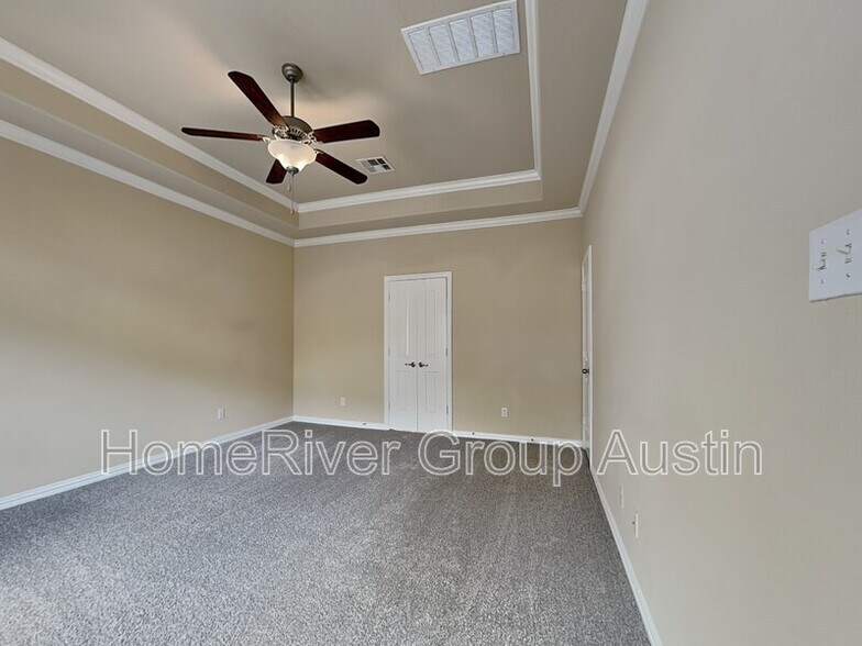 Building Photo - 1303 Orchard Falls Dr