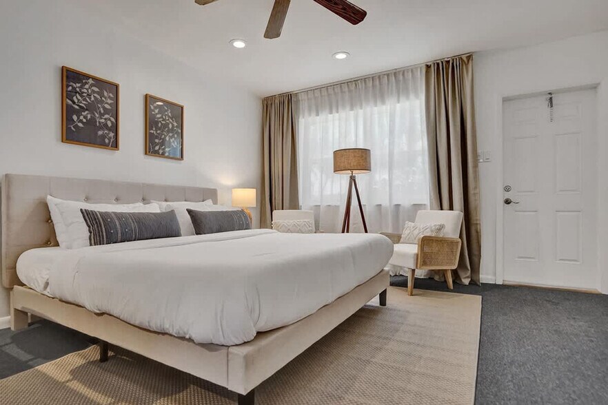 Building Photo - 851 N Surf Rd