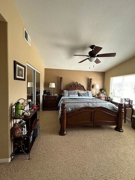 Building Photo - 46073 Via La Colorada