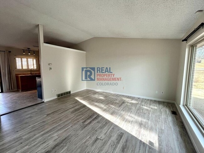 Building Photo - 5070 Montebello Pl