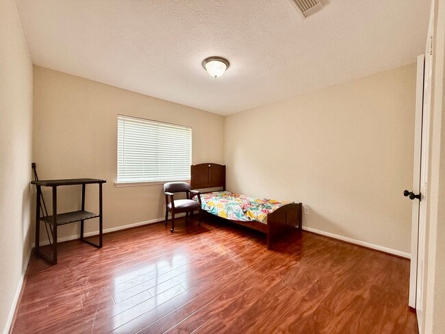 Building Photo - Gorgeous One Story Home in Sugar Land, TX