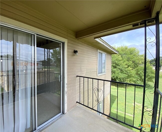 Building Photo - 4801 Rainbow Cir