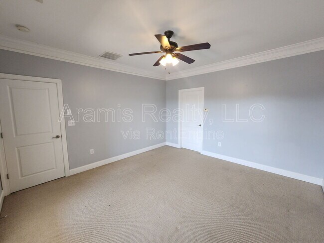 Building Photo - 200 Marion Pl NE