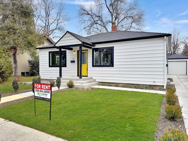 Building Photo - Updated Boise North End Home with Private Balcony, Garage & Easy Access to Trails and Dining