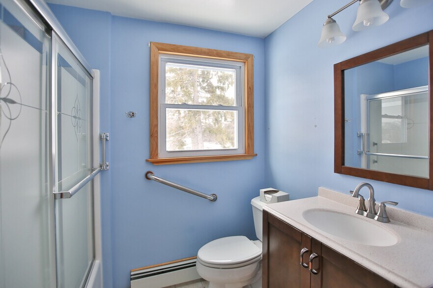 Building Photo - 159 Leslie Dr