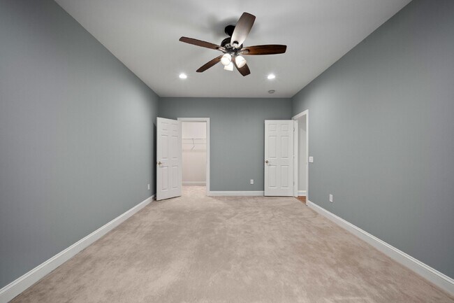 Building Photo - 27556 Paddock Trail Pl