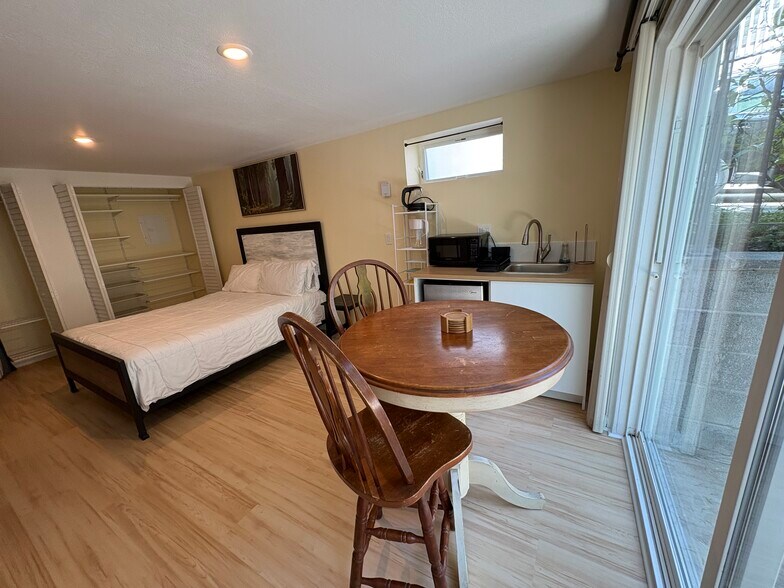 Building Photo - 4 Miramar Ave