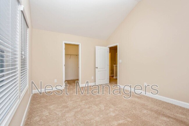 Building Photo - 674 Stonebriar Ave
