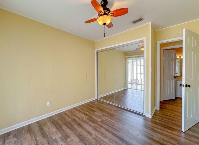 Building Photo - 2241 W Pensacola St