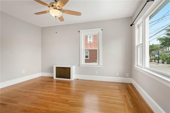 Building Photo - 113 Maple Ave