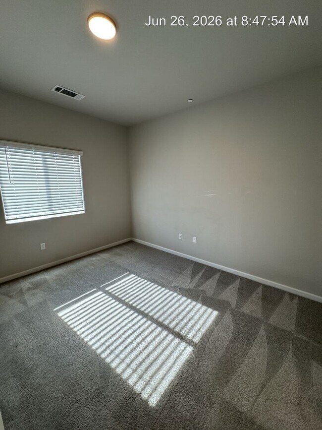 Building Photo - 4319