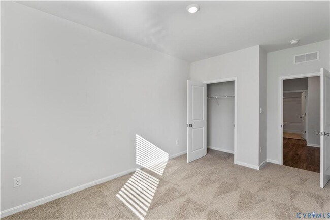 Building Photo - 11140 Chappell Crk Cir