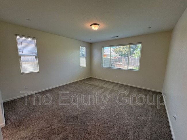 Building Photo - 918 W Sedona Ave
