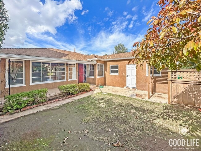 Building Photo - Beautiful 4BD/2.5 BA W/ Updated Bathrooms, A/C, and a Large Backyard in El Cerrito!