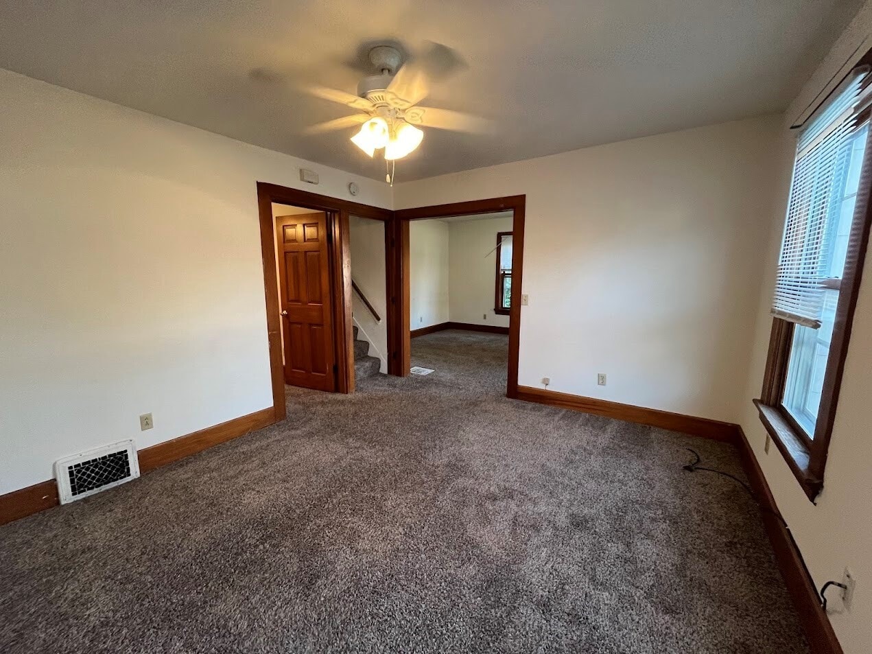 Building Photo - 917 E Johnson St