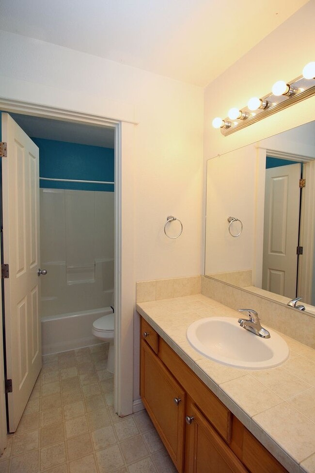 Building Photo - 7123 SE Brooklyn St