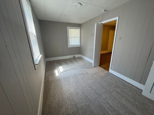 Building Photo - 804 3rd St