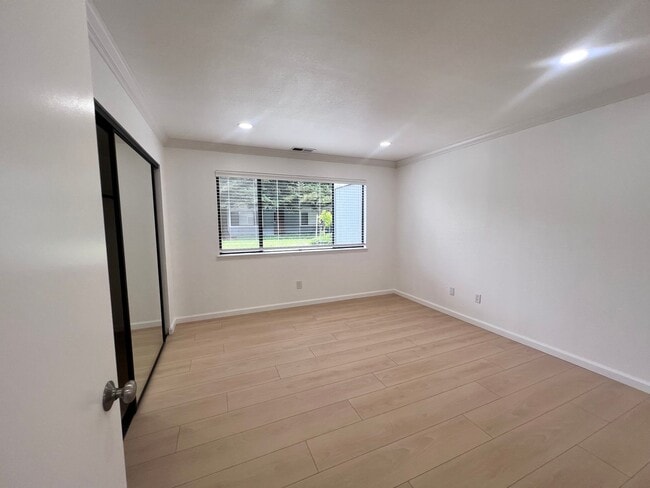 Building Photo - STUNNING 1BD/1BA TOWNHOUSE IN FREMONT CA!!!!