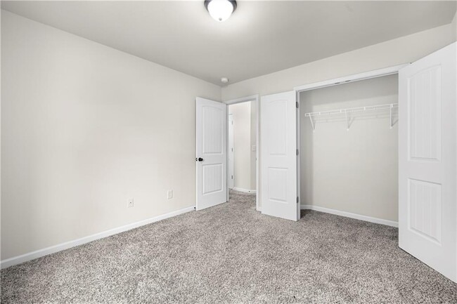 Building Photo - 2708 Morgan Glen Rd NE