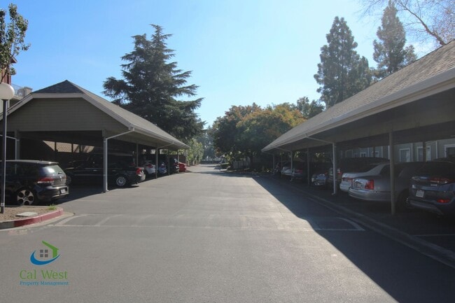 Building Photo - $2775 - ***MOVE IN BONUS - $250 OFF 2nd MO...