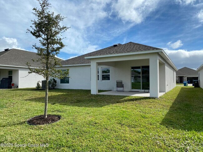 Building Photo - 1186 Dania Cir