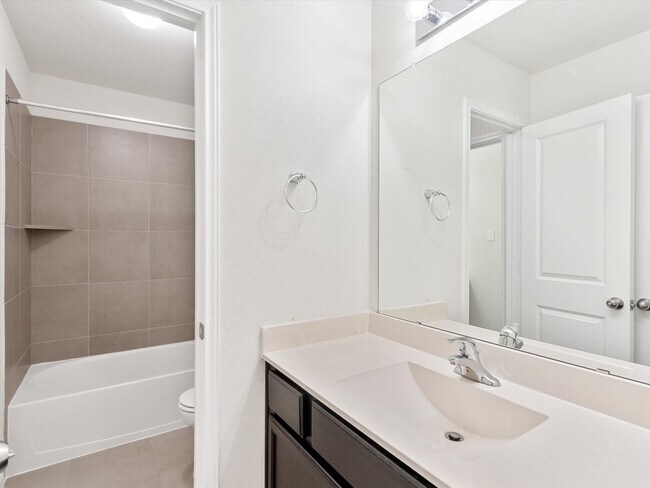 Building Photo - 23827 Pennington Hills Dr