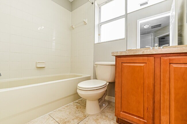 Building Photo - 3348 Thistledown Ln