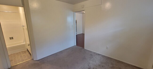 Building Photo - this is a great 1-bdr right in the heart of Berkeley