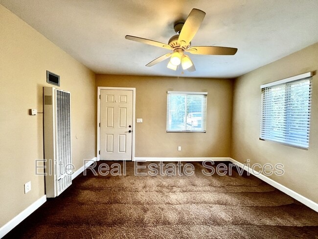 Building Photo - 9124 Rosedale Dr