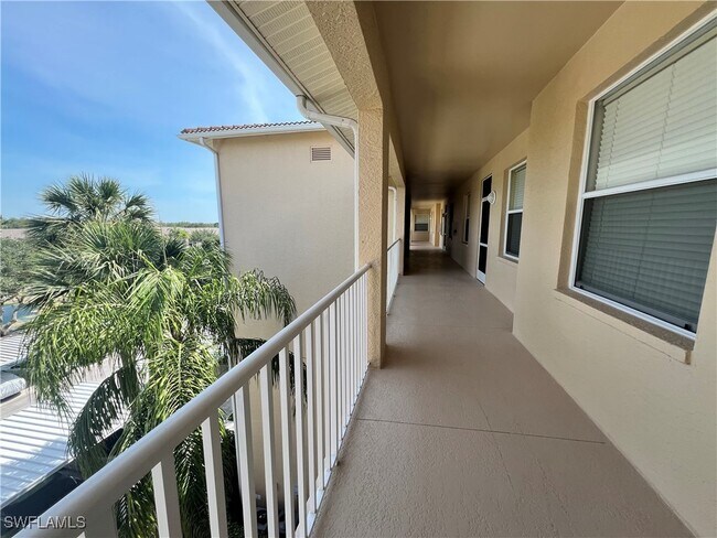 Building Photo - 8600 Cedar Hammock Cir