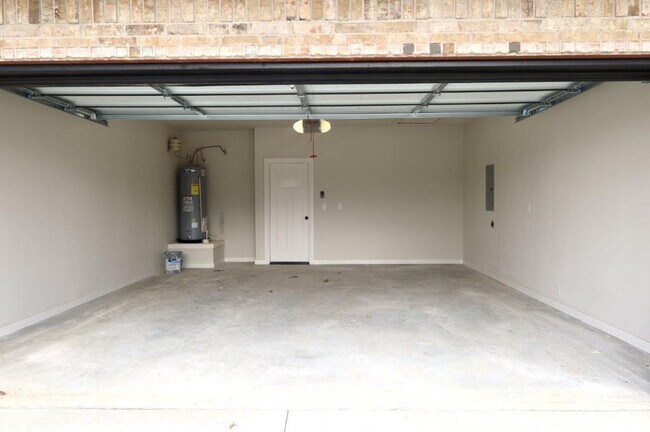 Building Photo - 532 Cosmos St