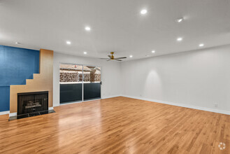 Building Photo - 4817 Satsuma Ave