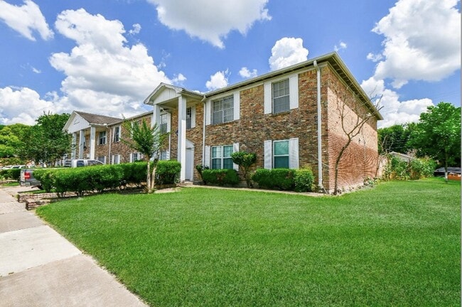 Building Photo - 7233 Beechnut St