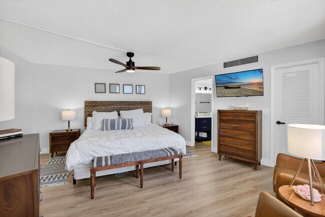 Building Photo - 2800 N Ocean Dr