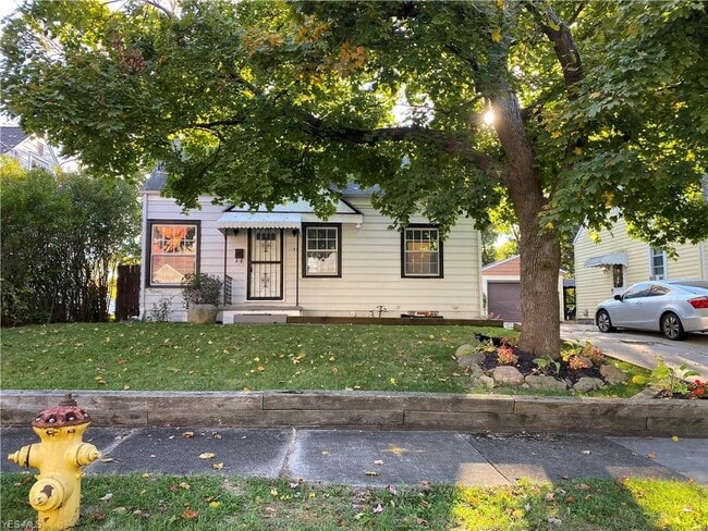 Building Photo - 1181 Hilltop Dr