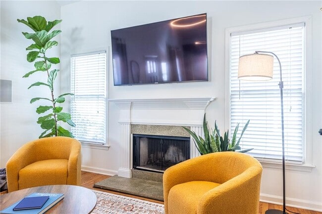 Building Photo - 69 Randolph St NE