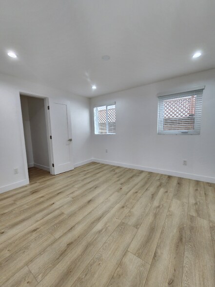 Building Photo - 2407 Abbot Kinney Blvd