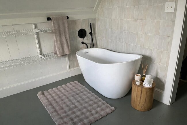 Building Photo - 5036 Golden Forest Dr