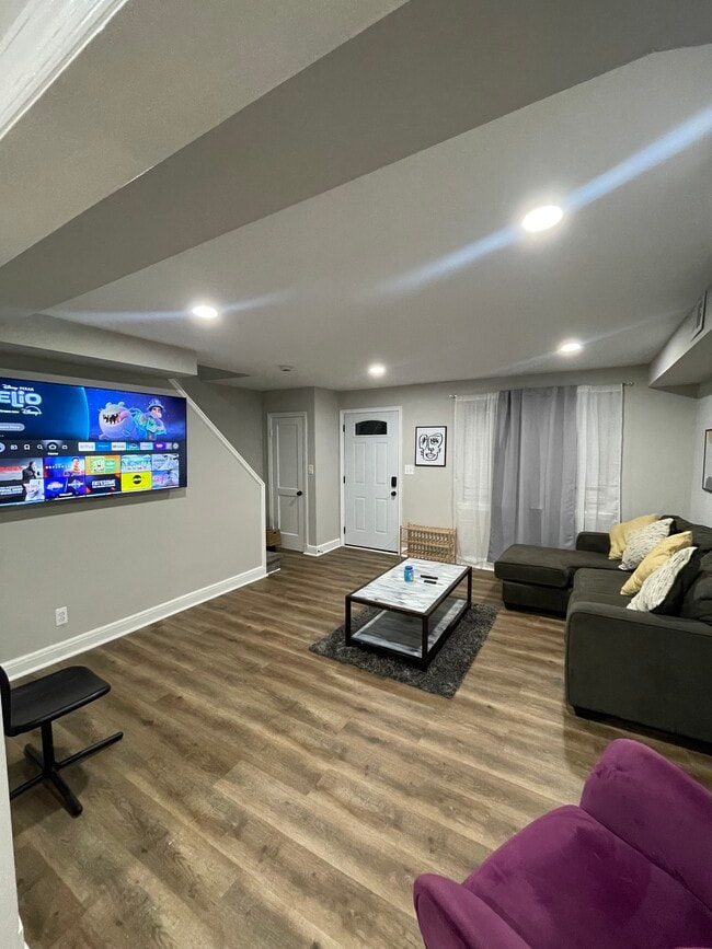 Building Photo - 8623 Willow Oak Rd