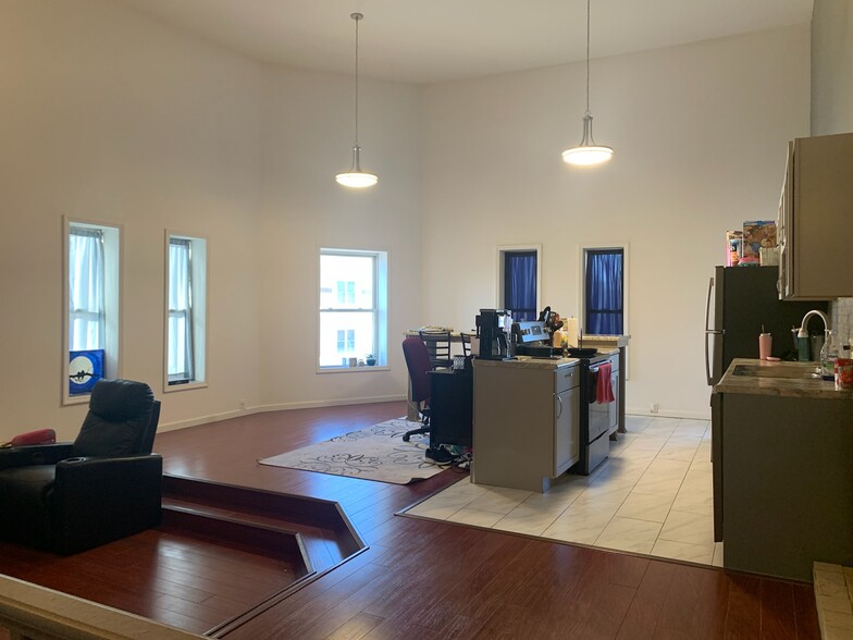 Building Photo - 301 Dewitt St