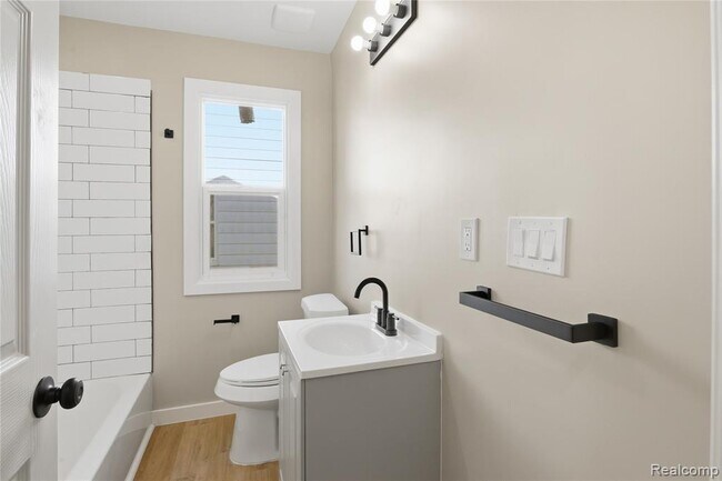 Building Photo - 14617-14617 Winthrop St