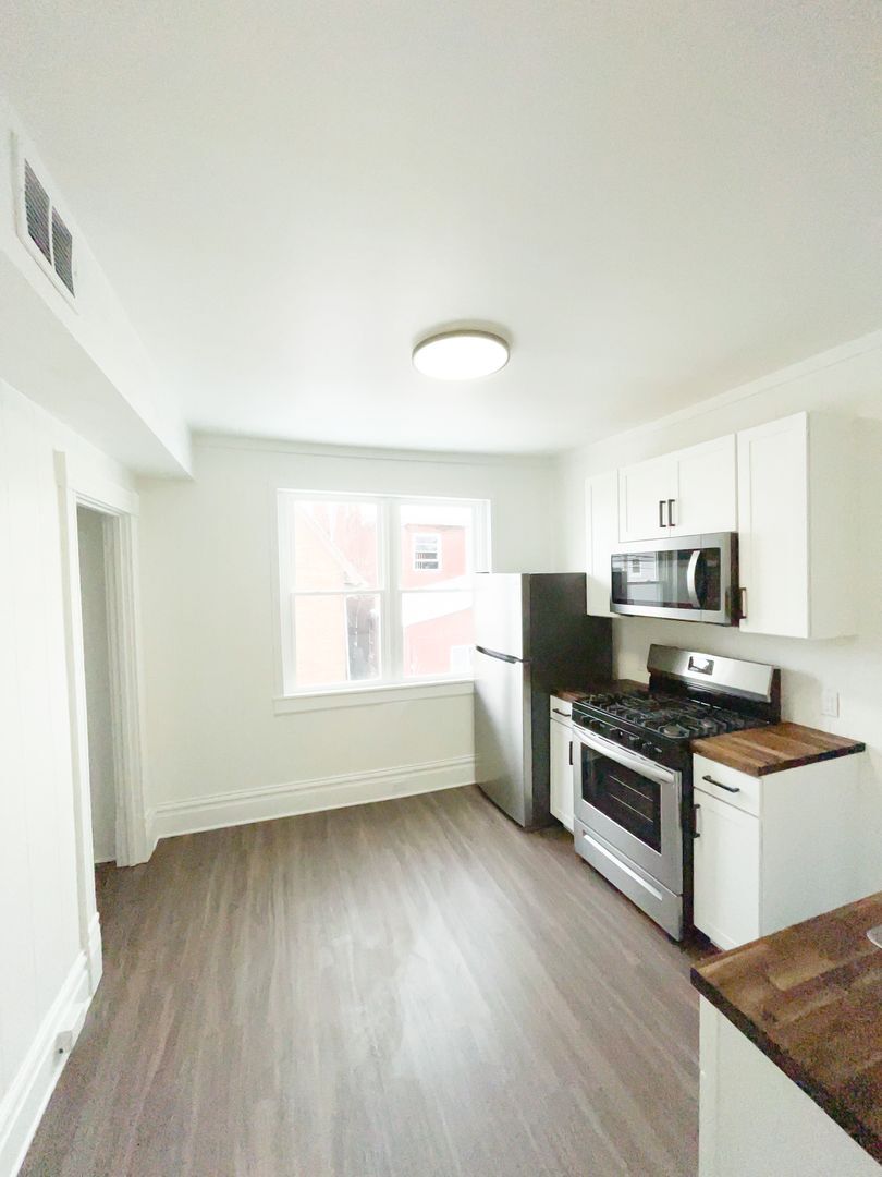 Building Photo - 709-711 Industry St