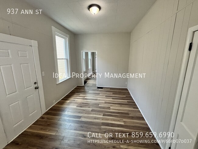 Building Photo - 937 Ann St